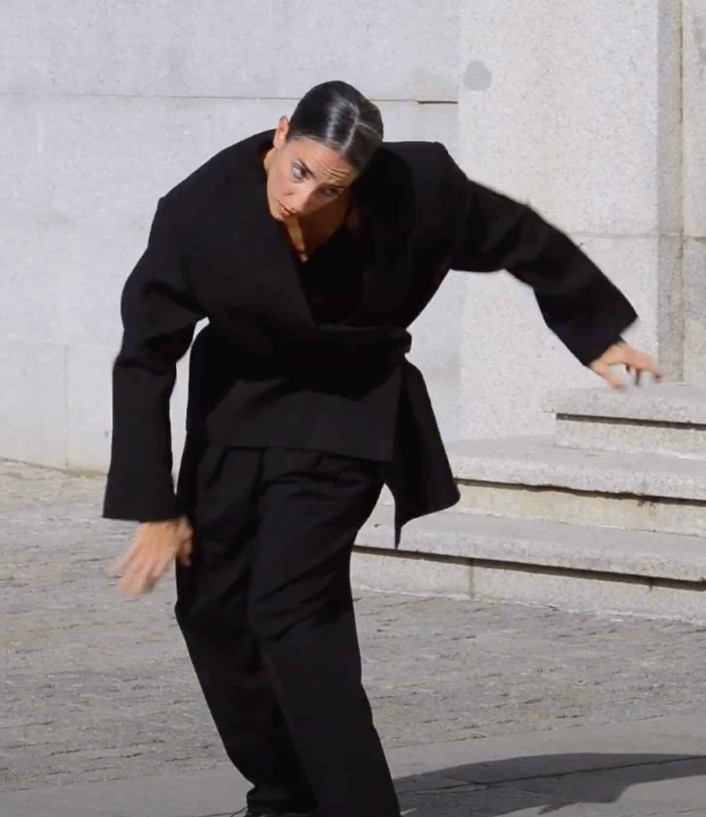 Lorena Noga bailando