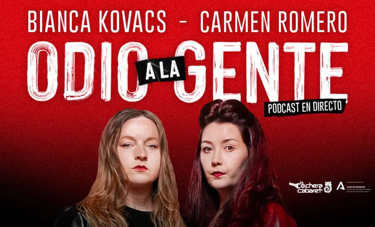 Carmen Romero y Bianca Kovacs actuando en el escenario