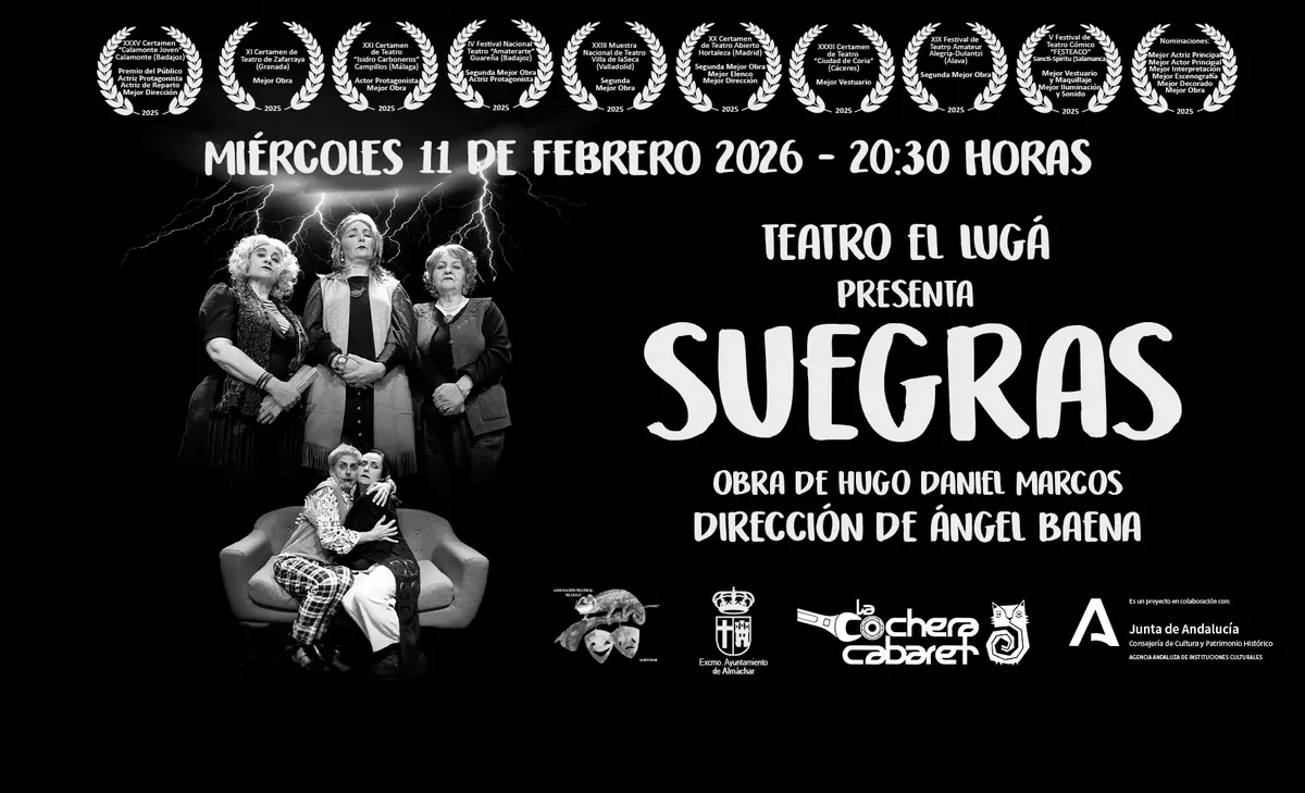 Una escena teatral de SUEGRAS con actores en el escenario