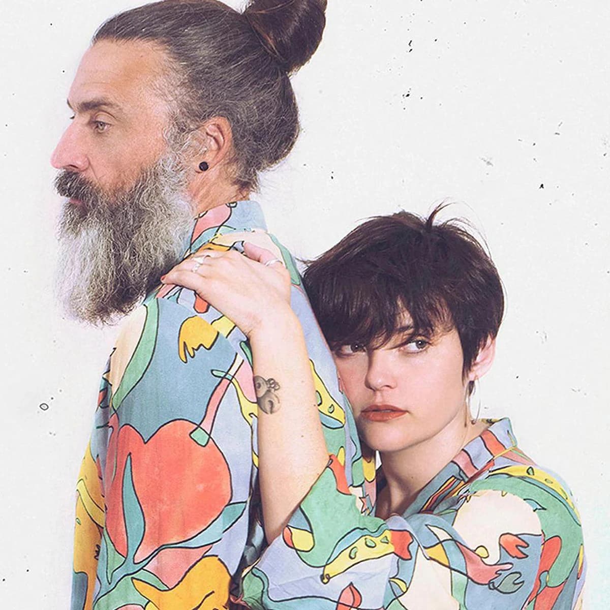 Mäbu actuando en concierto en directo en la Sala Marte de Málaga