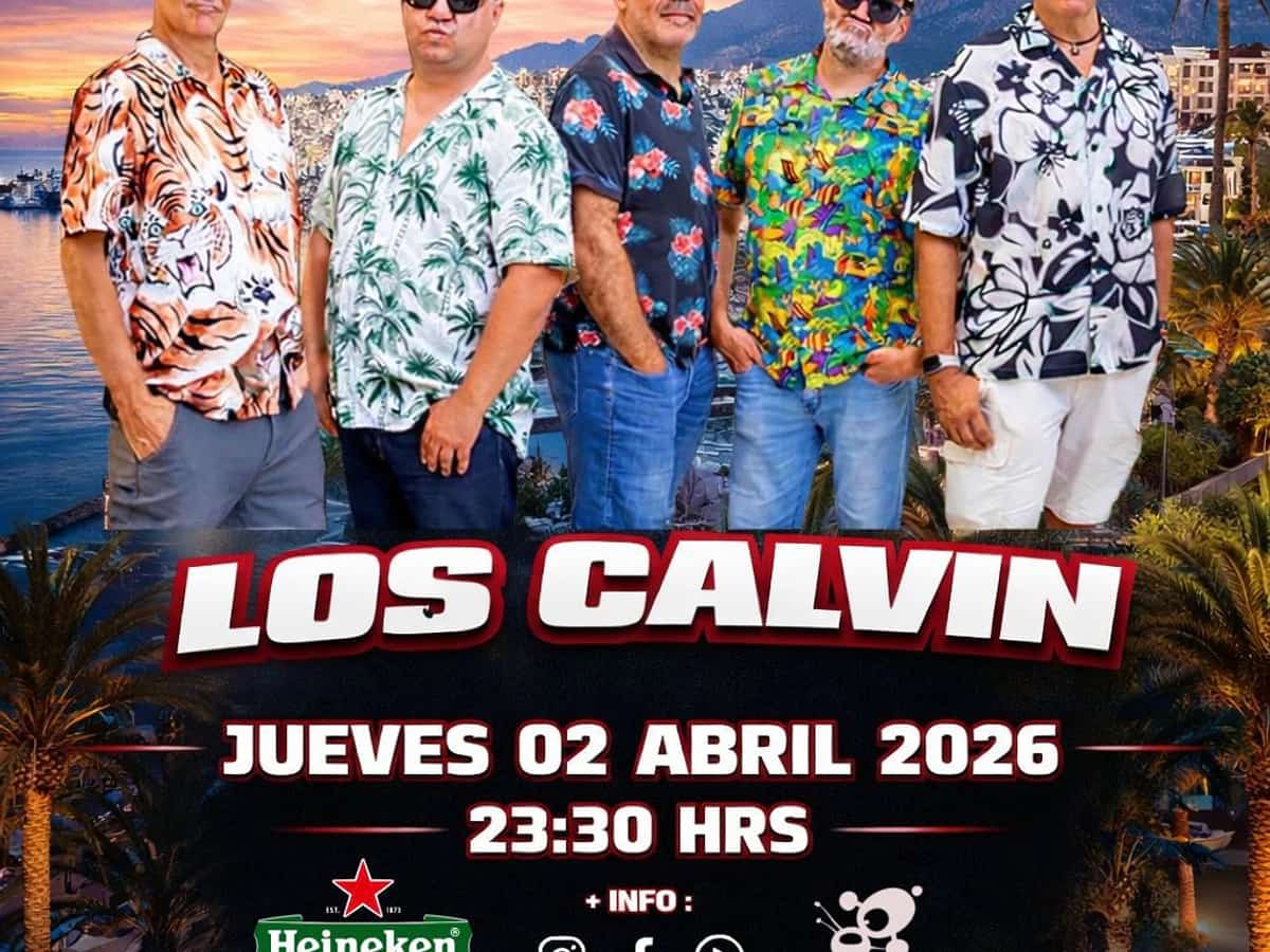 Cartel promocional de Los Calvin en Premiere Club con cinco miembros de la banda posando sobre un fondo de Marbella al atardecer. El concierto es el jueves 2 de abril de 2026 a las 23:30 h.