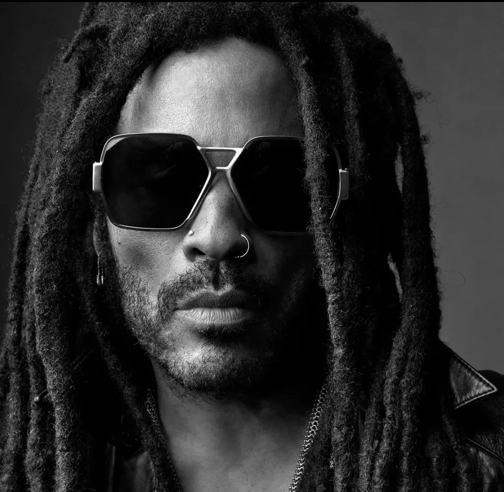 Lenny Kravitz con gafas oscuras y actitud rockera — imagen promocional del concierto en Starlite Marbella 29 junio 2026.