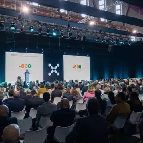 Imagen de Foro Transfiere 2026 con diseño abstracto