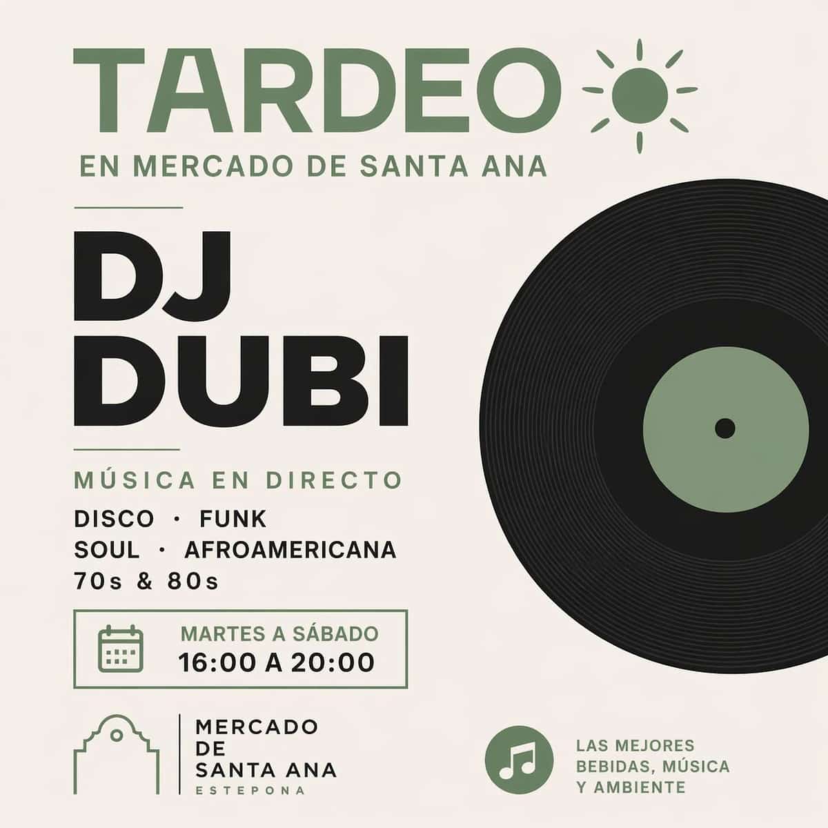 DJ Dubi pinchando música disco, funk y soul en el Mercado de Santa Ana durante el tardeo en Estepona con ambiente social y copas.