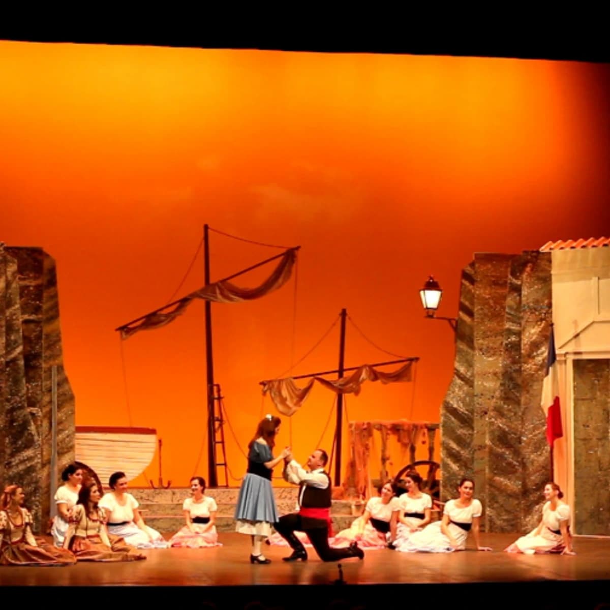 Escena de la actuación lírica Los Gavilanes en Málaga 2026