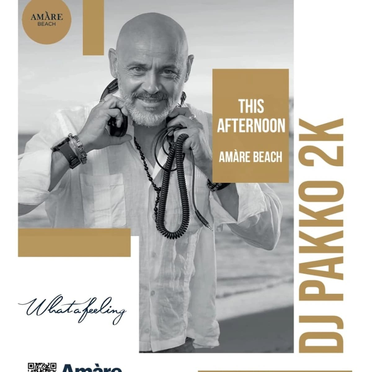 DJ Pakko2k pinchando en Amàre Beach Marbella durante el evento Sunday Retro frente al mar en un beach club de Marbella.