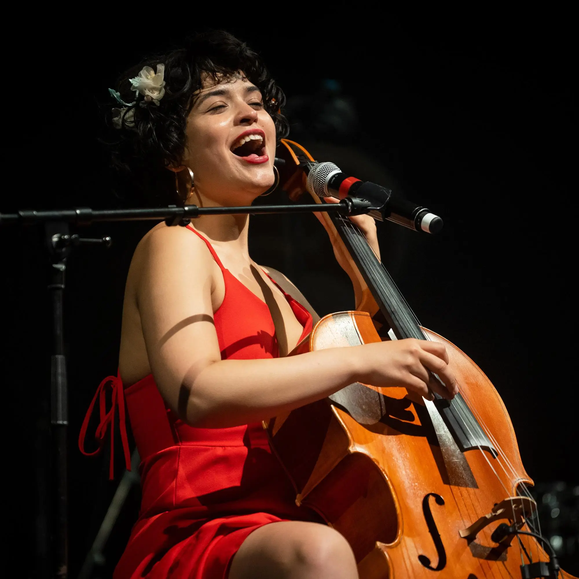 Ana Carla Maza actuando en vivo en Málaga 2026
