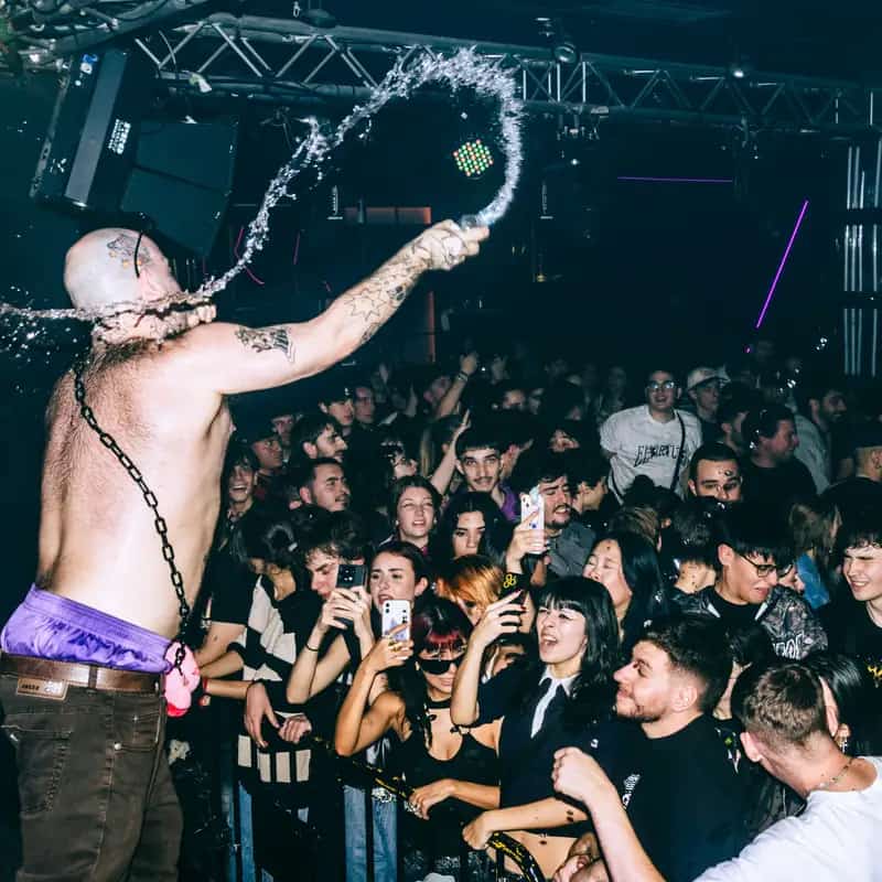 El Virtual actuando en vivo en 20k0VIRTOUR en Málaga 2026