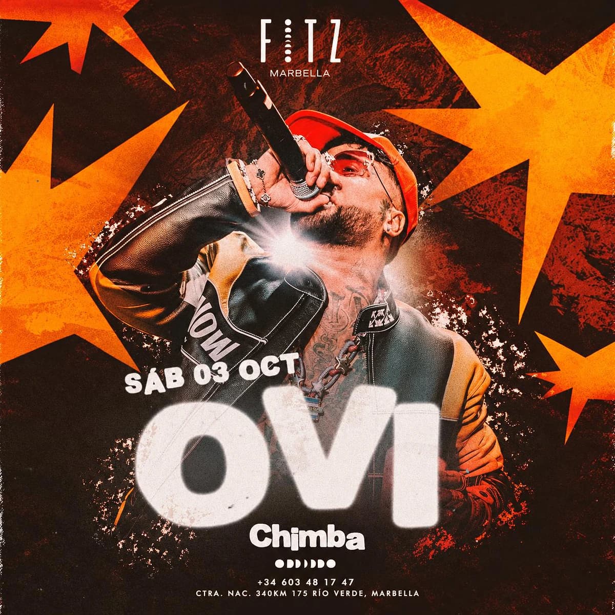 Cartel de Ovi en FITZ Marbella para el 3 de octubre, con el artista cantando con micrófono, chaqueta y gorra rojas, estrellas naranjas y fondo oscuro.