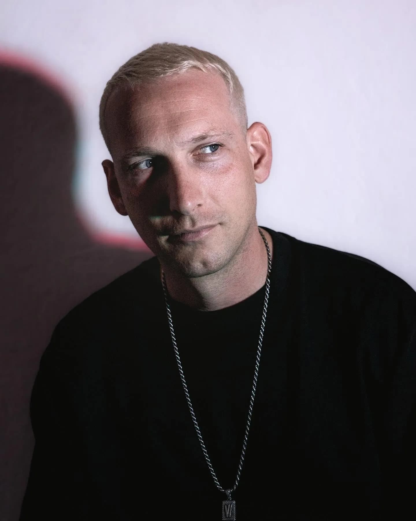 Aera actuando en vivo en Studio Club en Torremolinos 2026