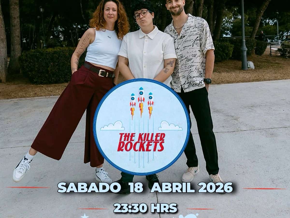Cartel promocional de The Killer Rockets en Premiere Club con tres miembros de la banda posando al aire libre junto al logo del grupo. El concierto es el sábado 18 de abril de 2026 a las 23:30 h en Marbella.