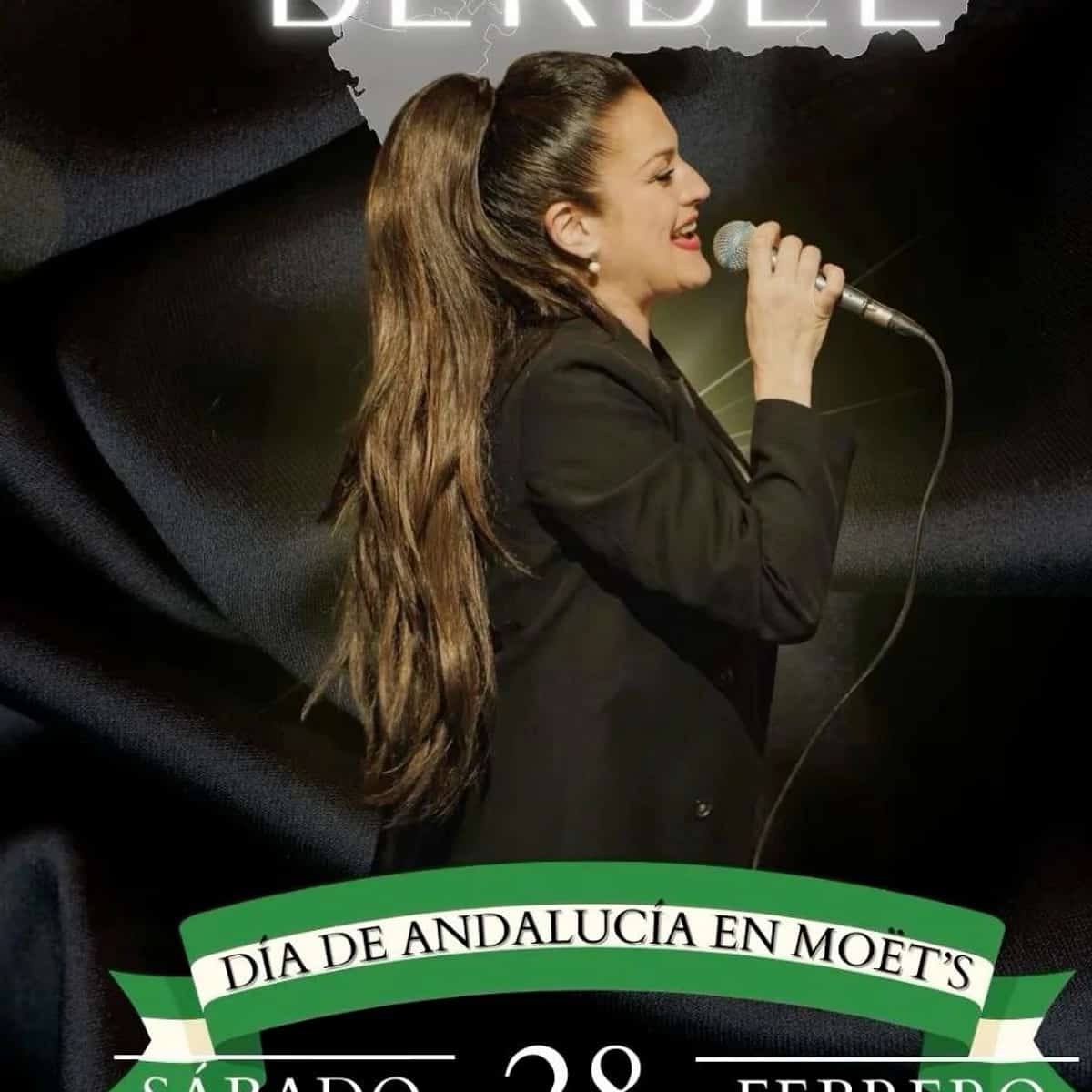 Sonia Berbel cantando flamenco en directo en Möet Lounge Marbella durante un tardeo especial por el Día de Andalucía en el casco antiguo.