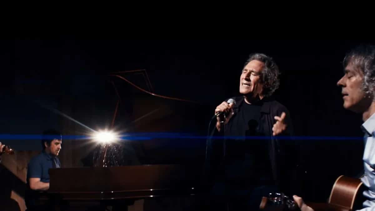 Miguel Ríos actuando en vivo en Málaga 2026