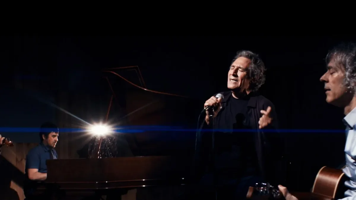 Miguel Ríos actuando en vivo en Málaga 2026