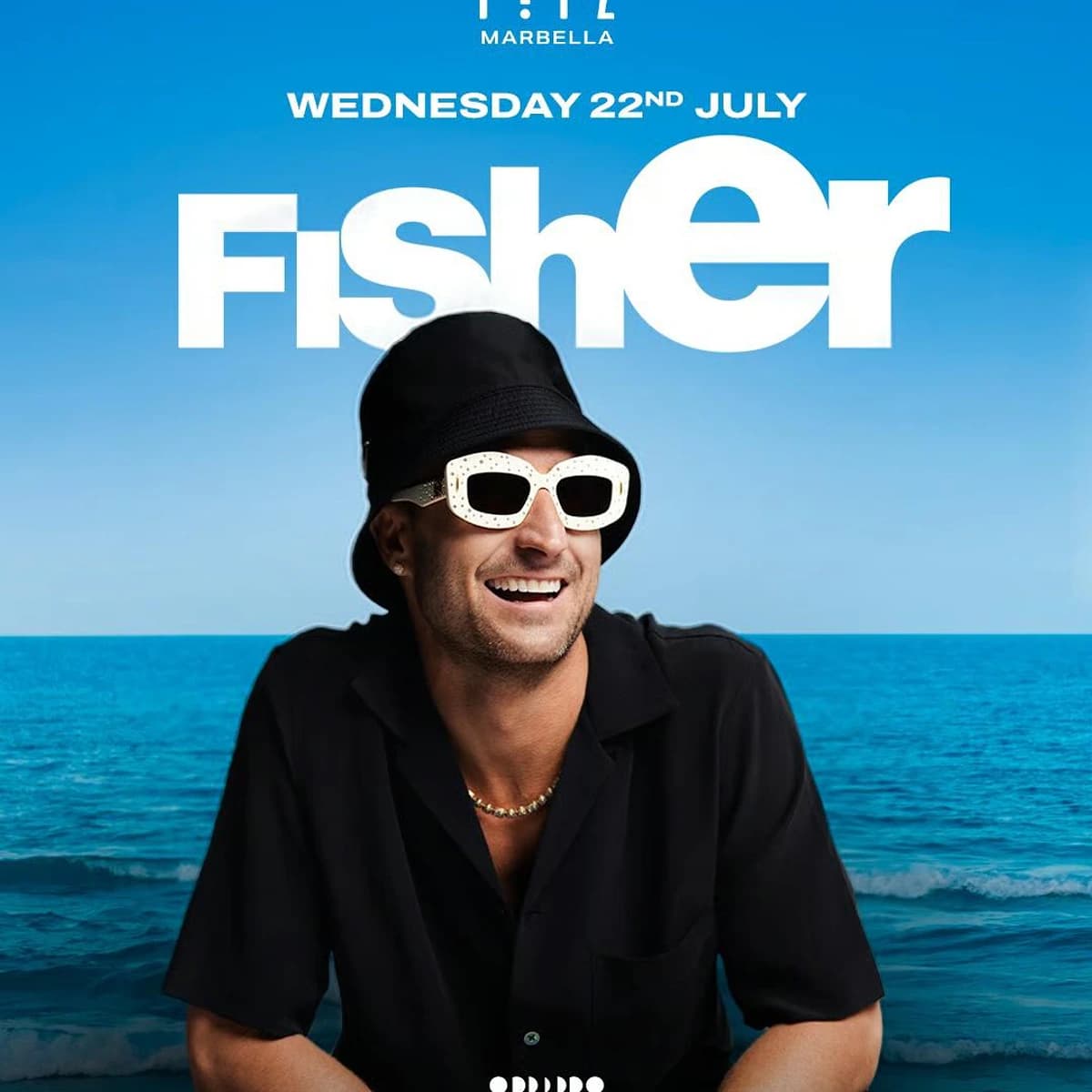 Cartel de FISHER en FITZ Marbella para el miércoles 22 de julio, con fondo azul, retrato del DJ, plano de mesas VIP y estética de club electrónico.