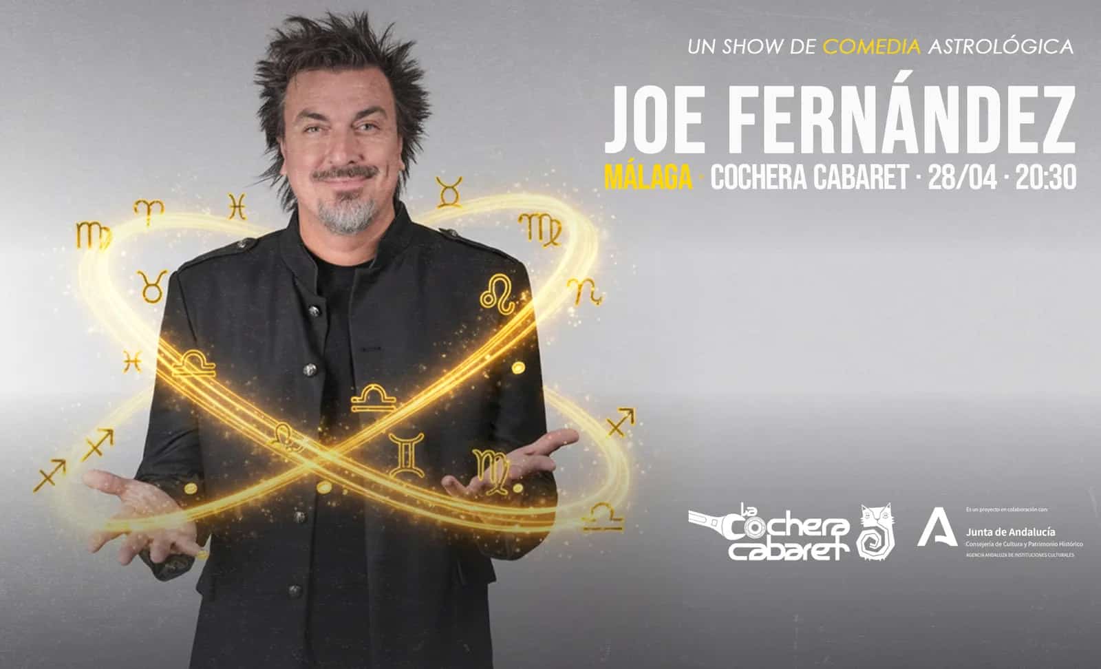 Joe Fernández actuando en su espectáculo de comedia astrológica en Málaga 2026