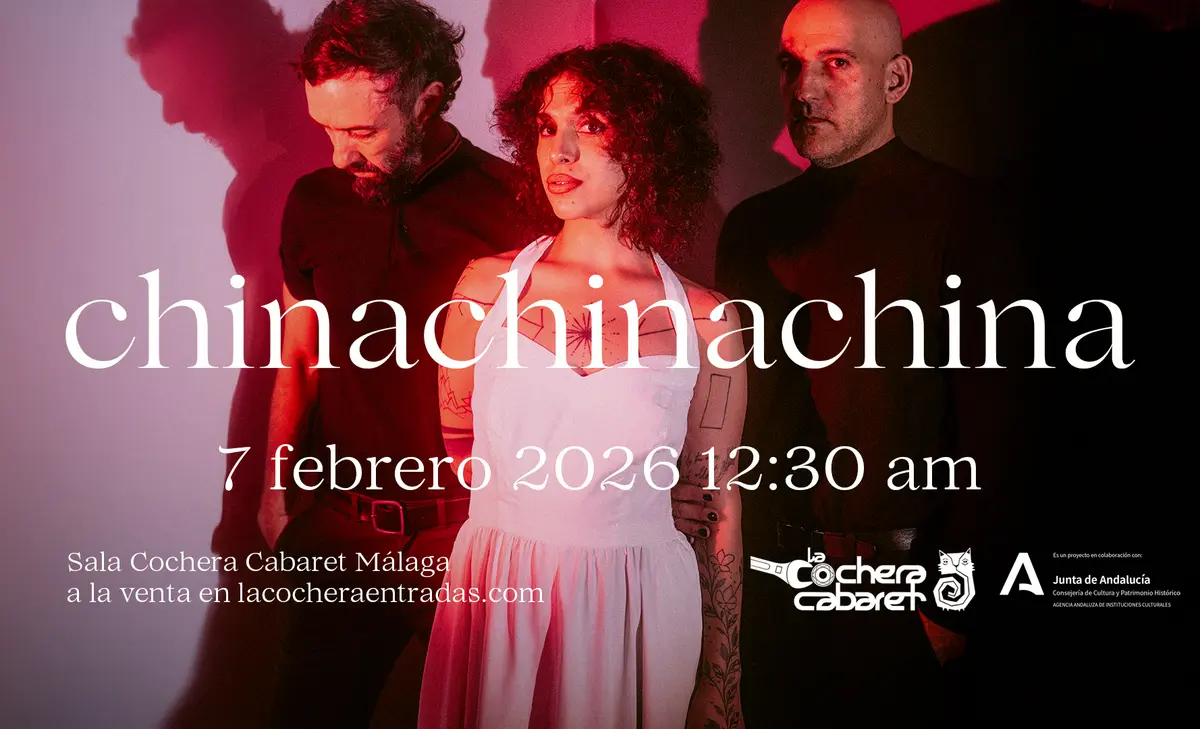 Banda CHINACHINACHINA actuando en vivo